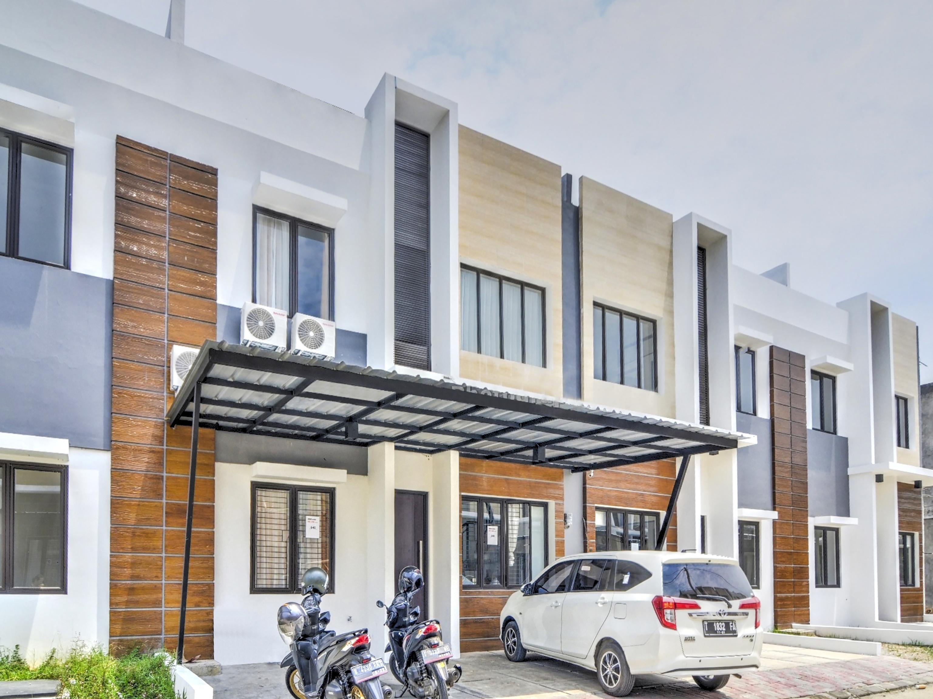 Oyo 3346 Rukos Colombus G5 Hotel Karawang Exterior foto